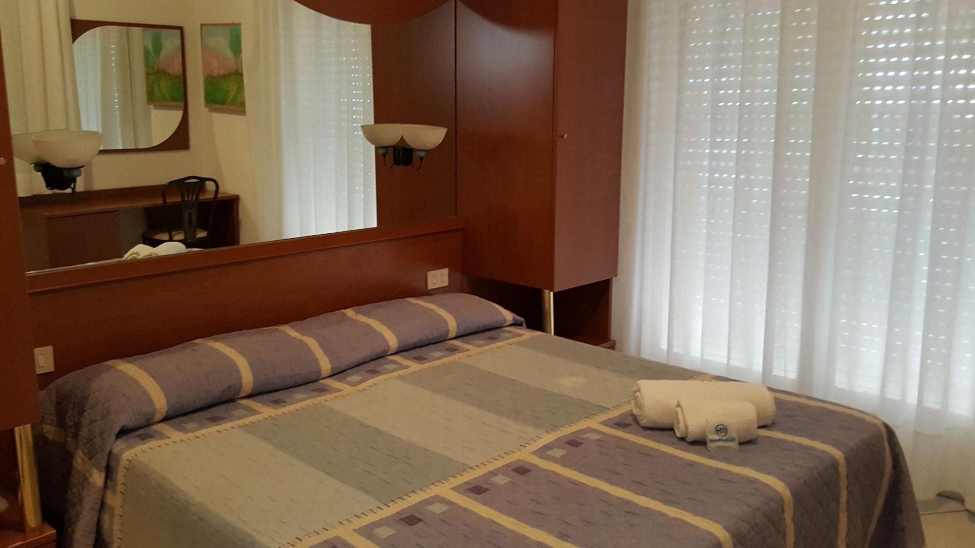 Hotel Madison Lido di Jesolo Esterno foto