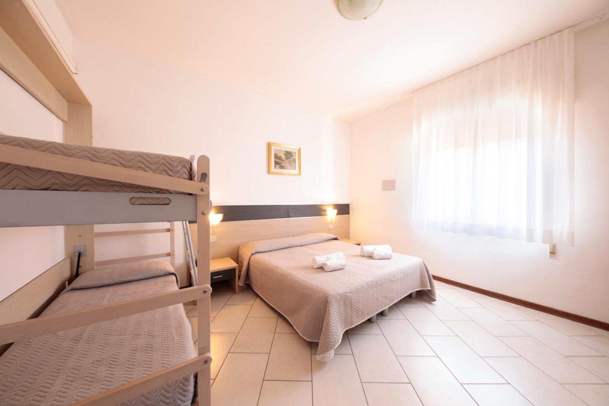 Hotel Madison Lido di Jesolo Esterno foto