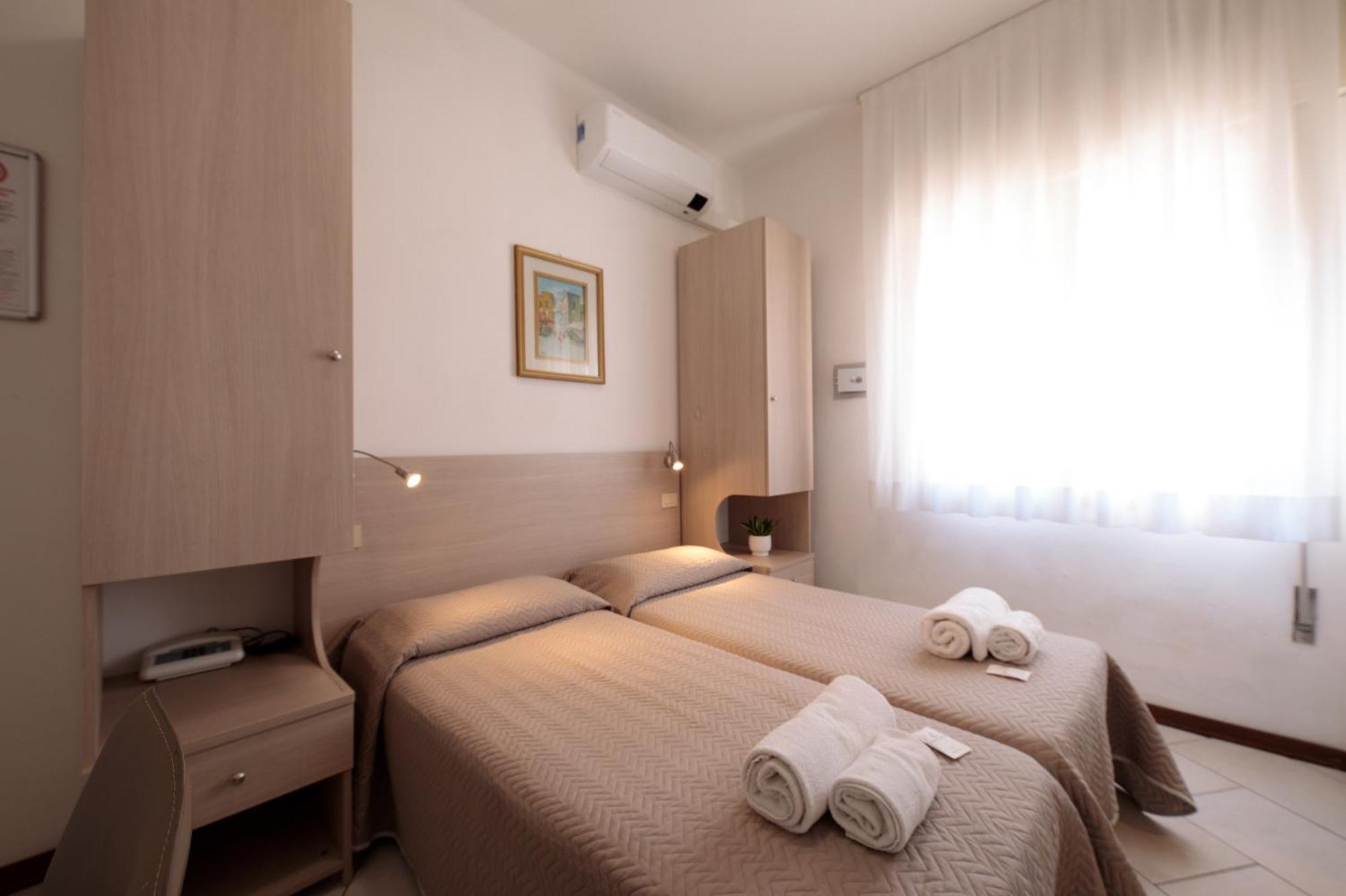 Hotel Madison Lido di Jesolo Esterno foto