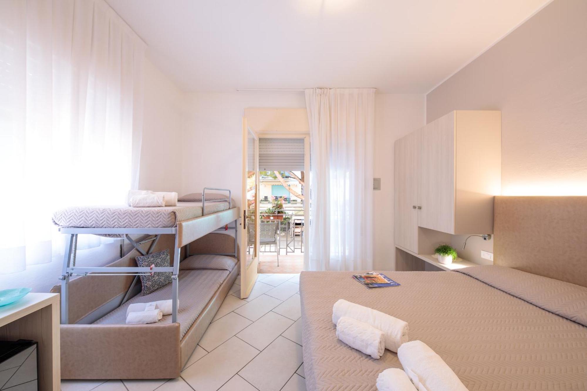 Hotel Madison Lido di Jesolo Esterno foto