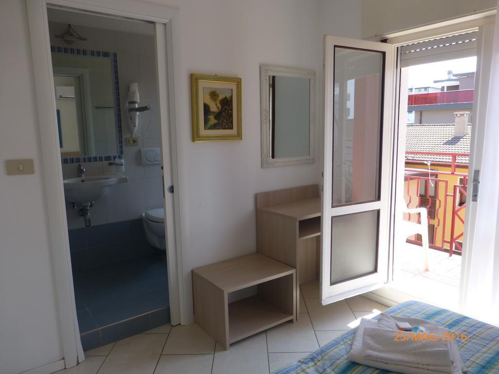 Hotel Madison Lido di Jesolo Esterno foto