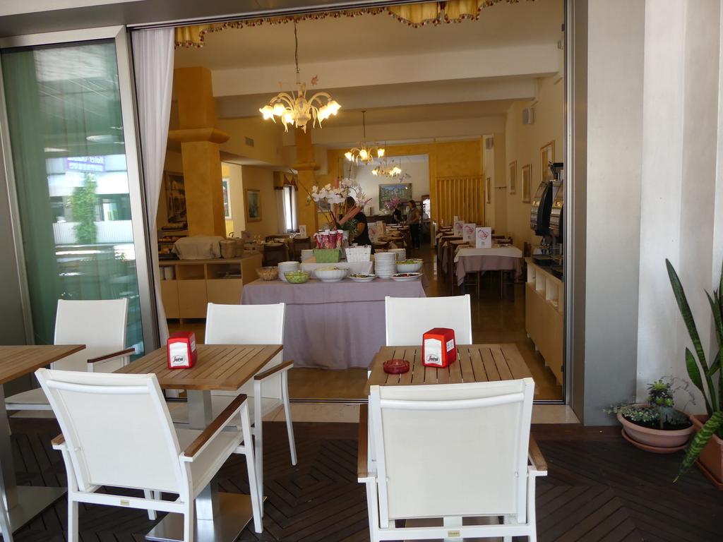 Hotel Madison Lido di Jesolo Esterno foto