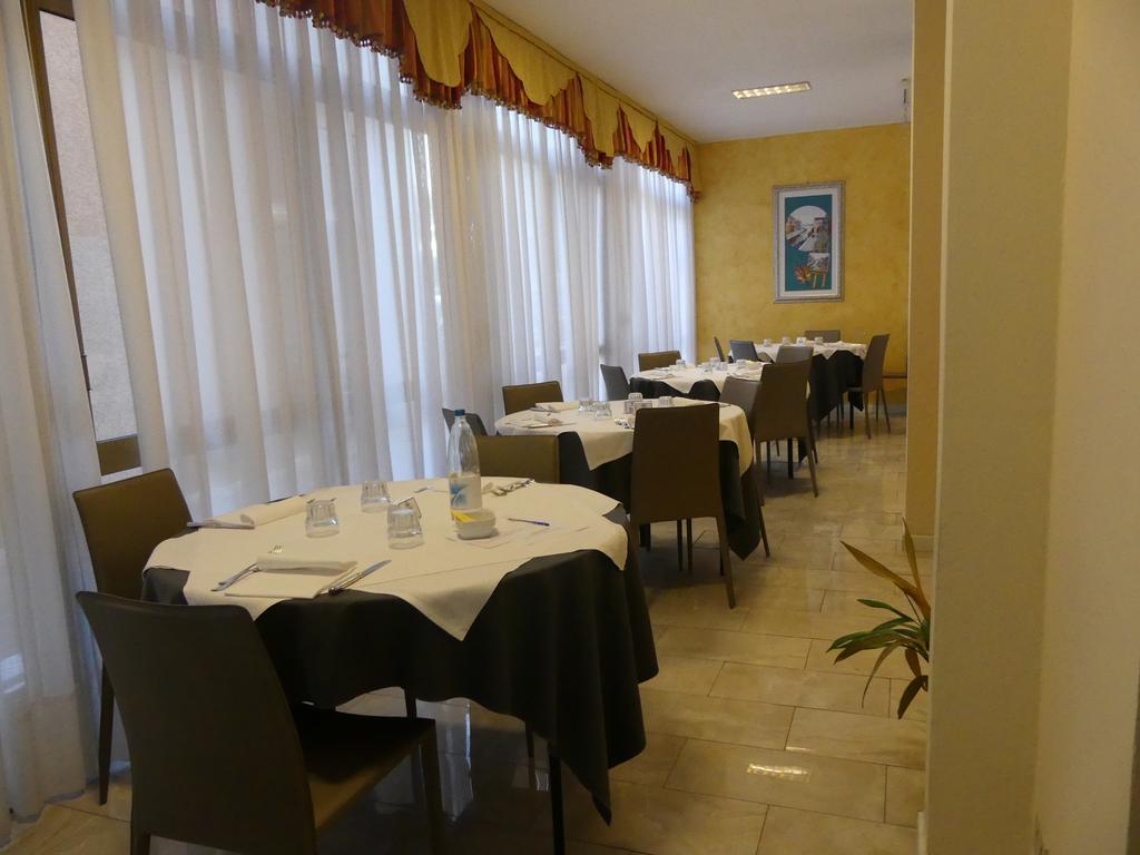 Hotel Madison Lido di Jesolo Esterno foto