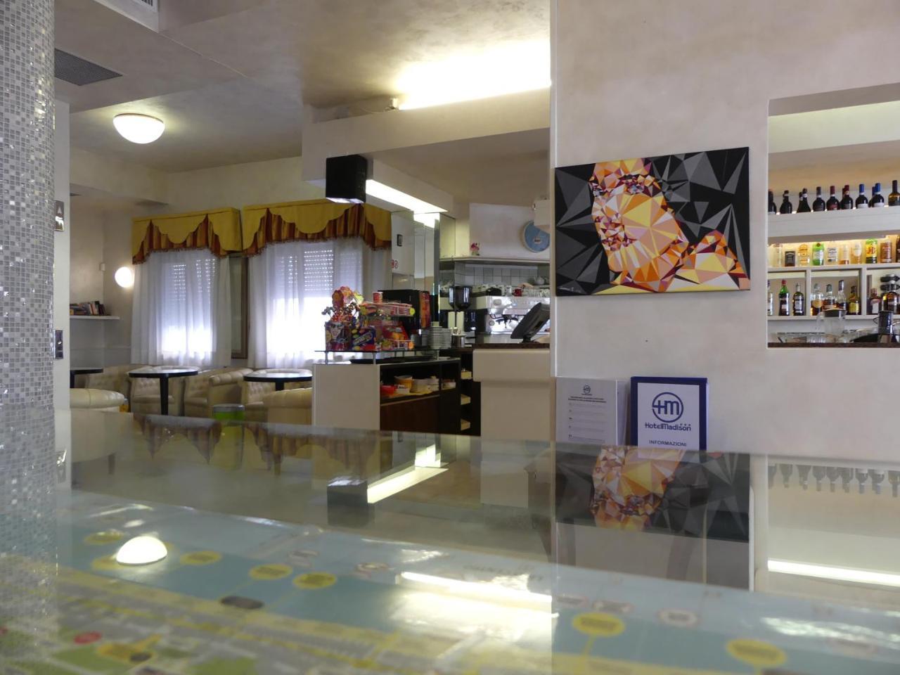 Hotel Madison Lido di Jesolo Esterno foto